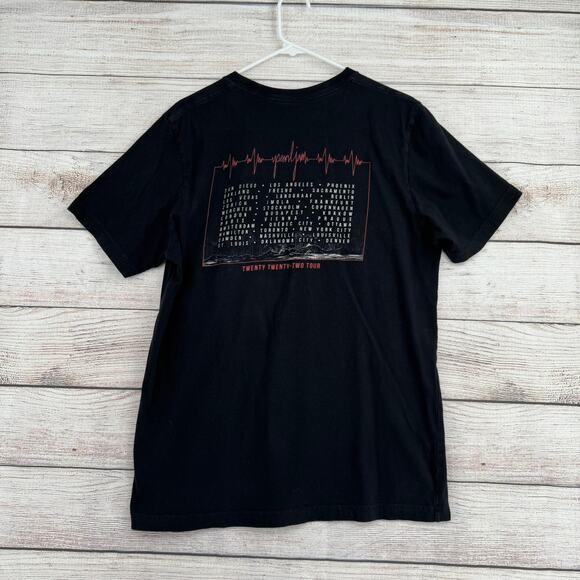 Pearl Jam 2022 World Tour Concert T-Shirt Adult Medium Black Meteor heartbeat - Picture 2 of 8